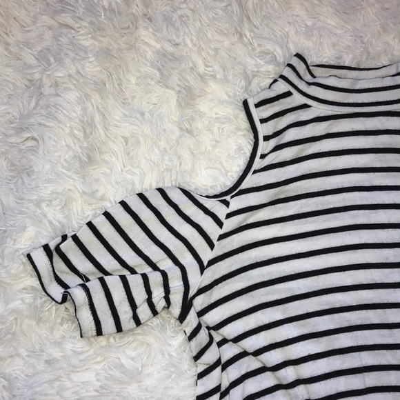 striped cold shoulder top - Picture 2 of 2